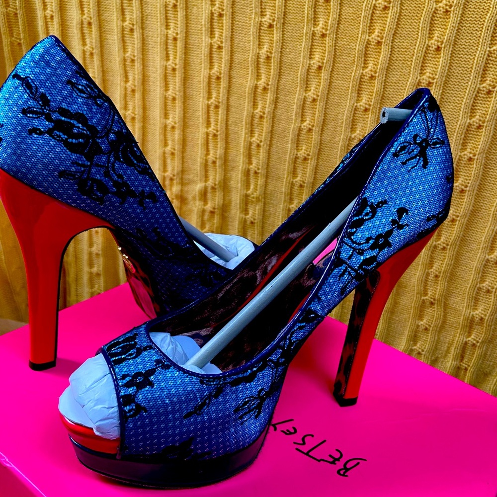 Betsy Johnson Platform heels